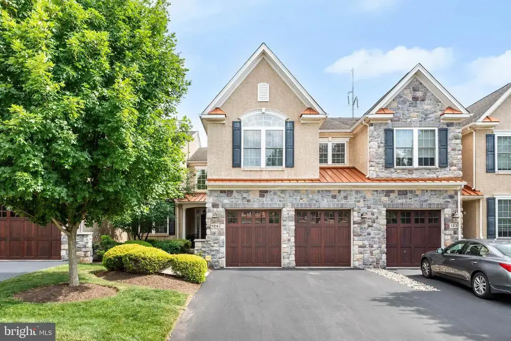 124 Carriage Ct, PLYMOUTH MEETING