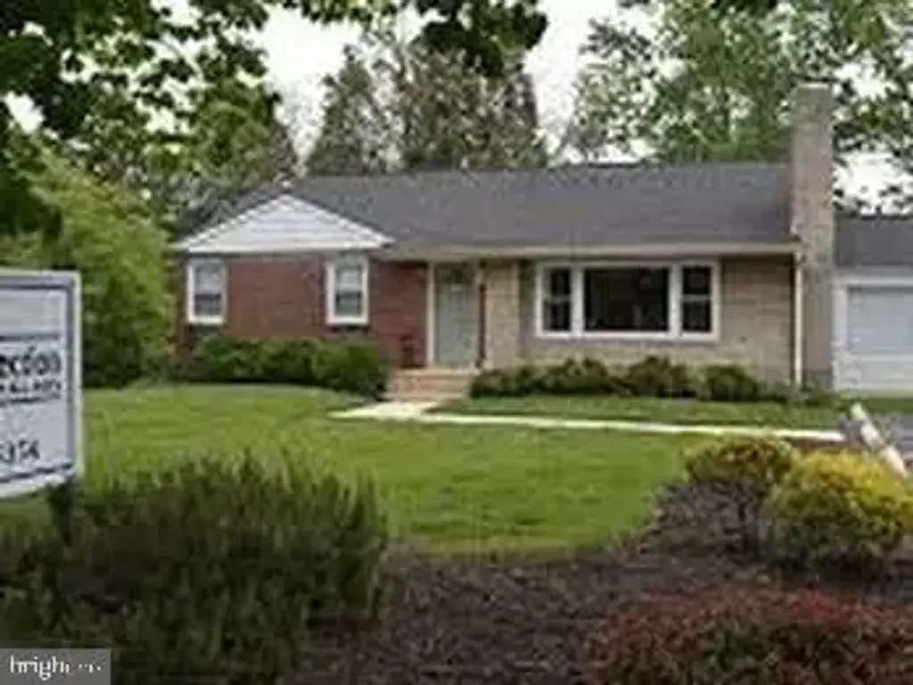 205 Madison Ave, LUMBERTON