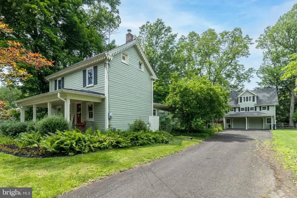 65 Mathews Ave, DOYLESTOWN