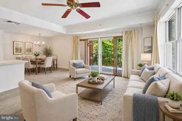 604 Mckinsey Park Dr #301, Severna Park
