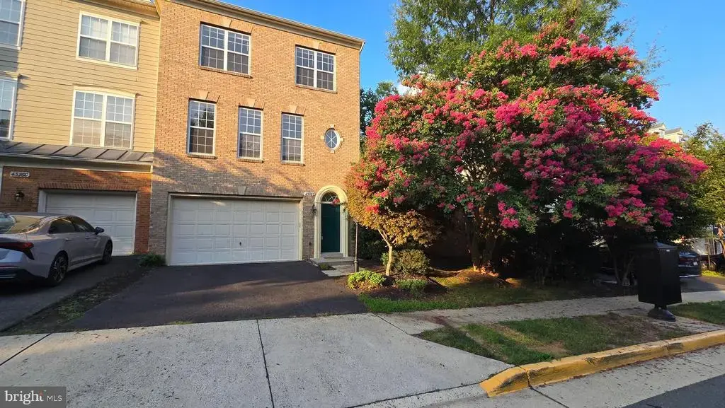 43762 Lees Mill Sq, LEESBURG