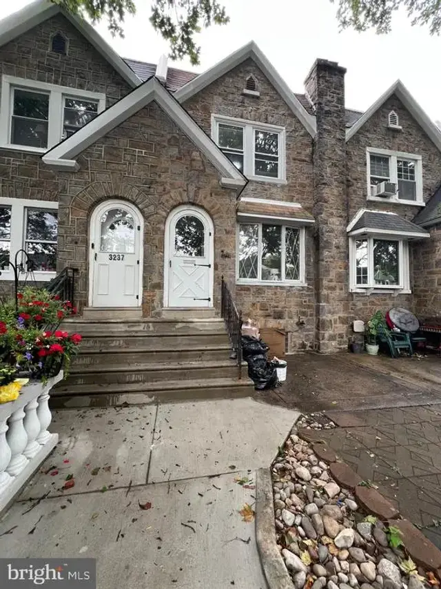 3239 Wellington St, Philadelphia