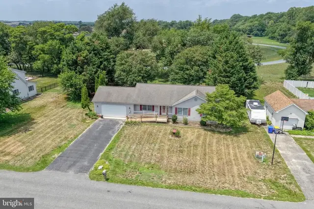 31 Lady Slipper Ln, Milford
