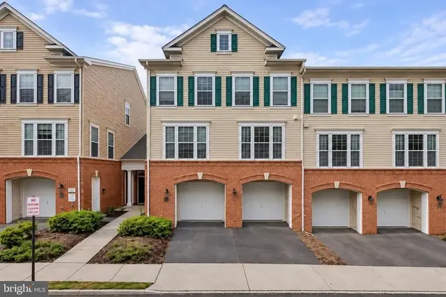 7049 Huntley Run Pl #116, Alexandria