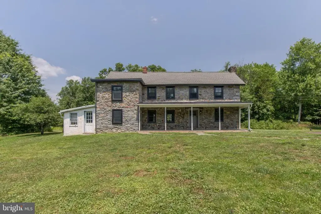 1350 Old Plains Rd, PENNSBURG