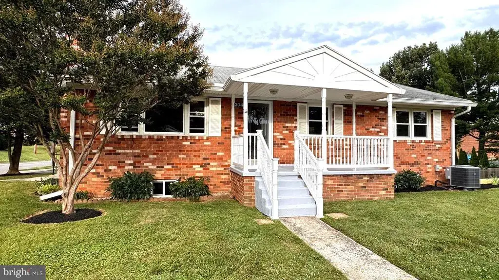 204 Ayr St Nw, LEESBURG