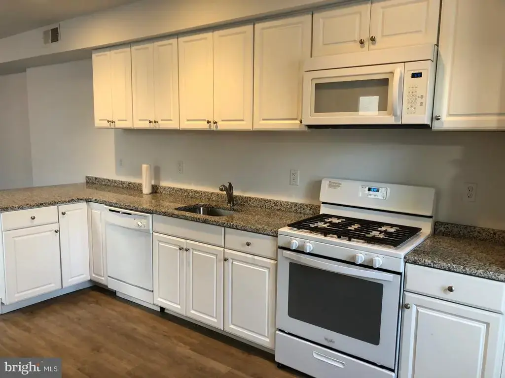 6 E Eagle Rd, HAVERTOWN