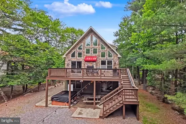 41 Lupine Dr, Lake Harmony