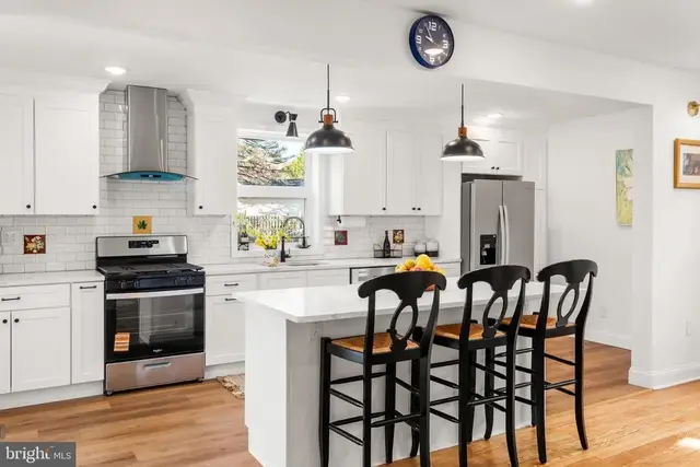 606 Valley Rd, Havertown