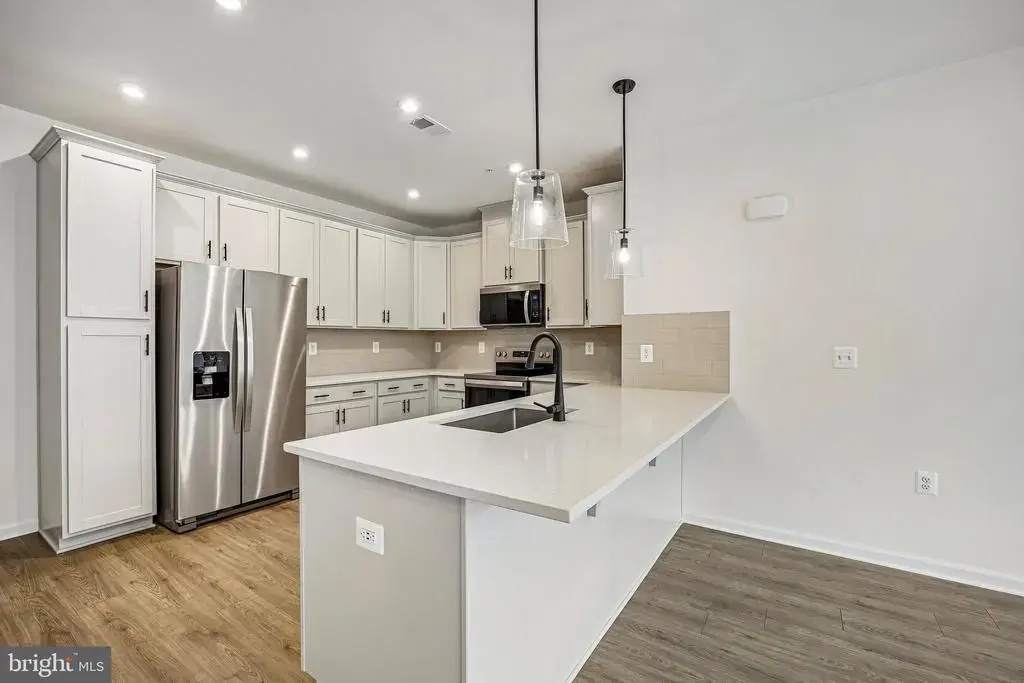 591 S Frederick Ave, GAITHERSBURG