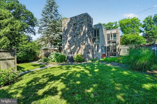 360 W Court St, Doylestown