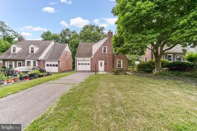 6 N Stuyvesant Dr, Wilmington