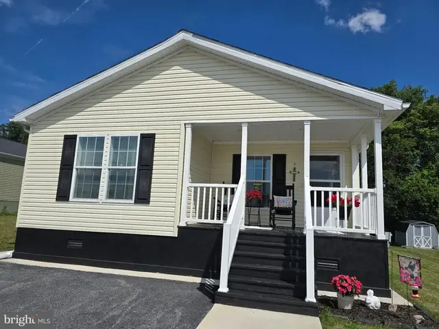 300 Oriole Dr, Carlisle