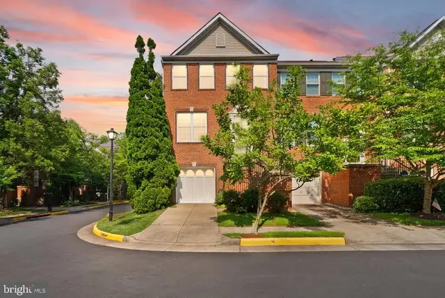 2901 Jessica Ct, Vienna