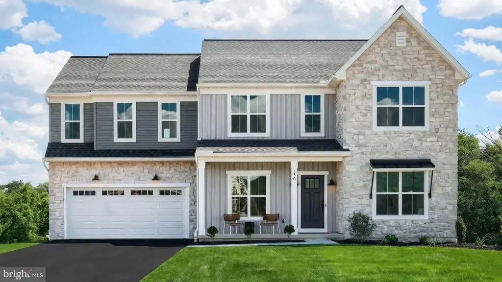 130 South Mountain Dr, CARLISLE