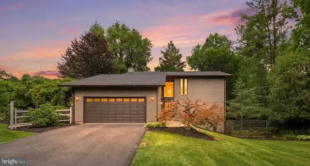 2721 Berryland Dr, Oakton