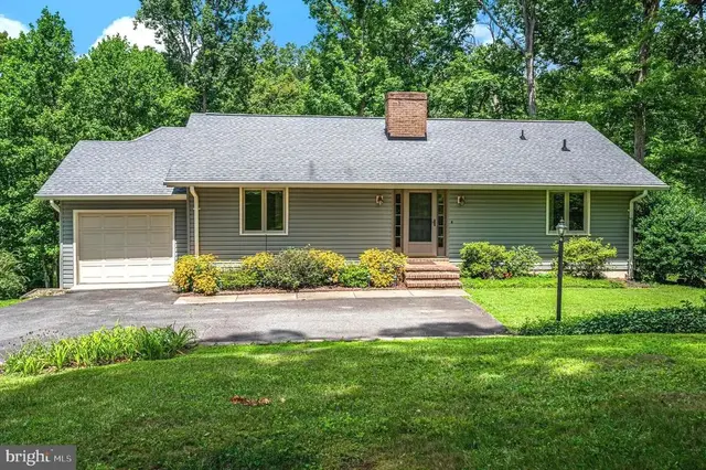 8 Ridgemore Cir, Fredericksburg