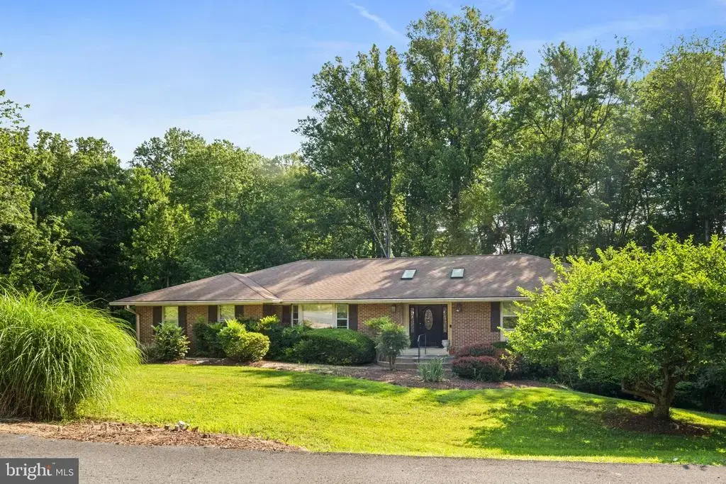 12104 Vale Rd, OAKTON