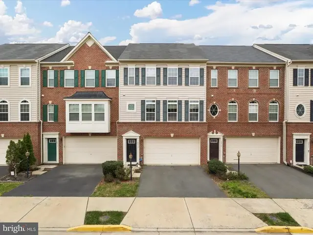 22935 Chinkapin Oak Ter, Sterling
