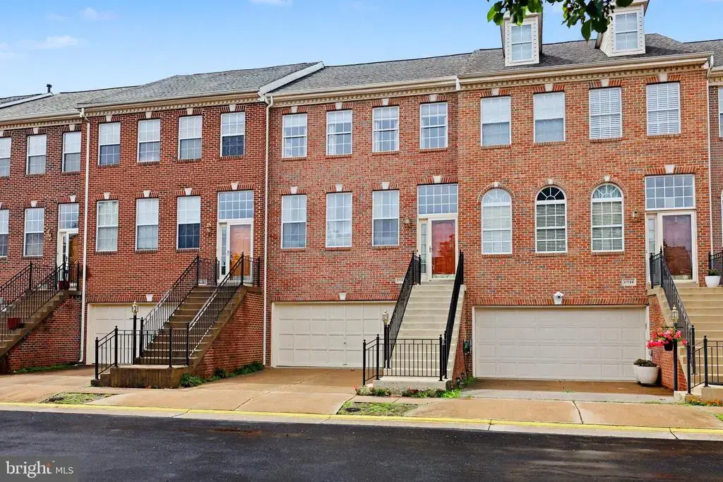 21122 Angela Sq, STERLING