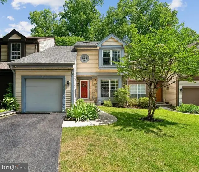 25 Tivoli Lake Ct, Silver Spring