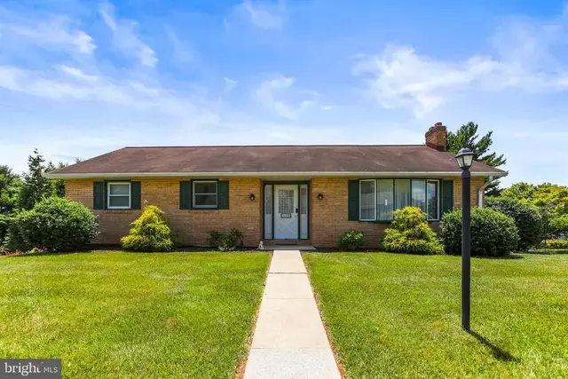 102 Skyview Dr, Shrewsbury