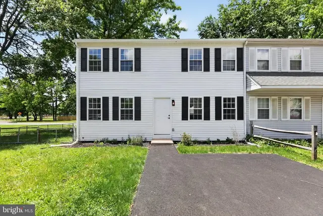 12 Heron Ct, Newark