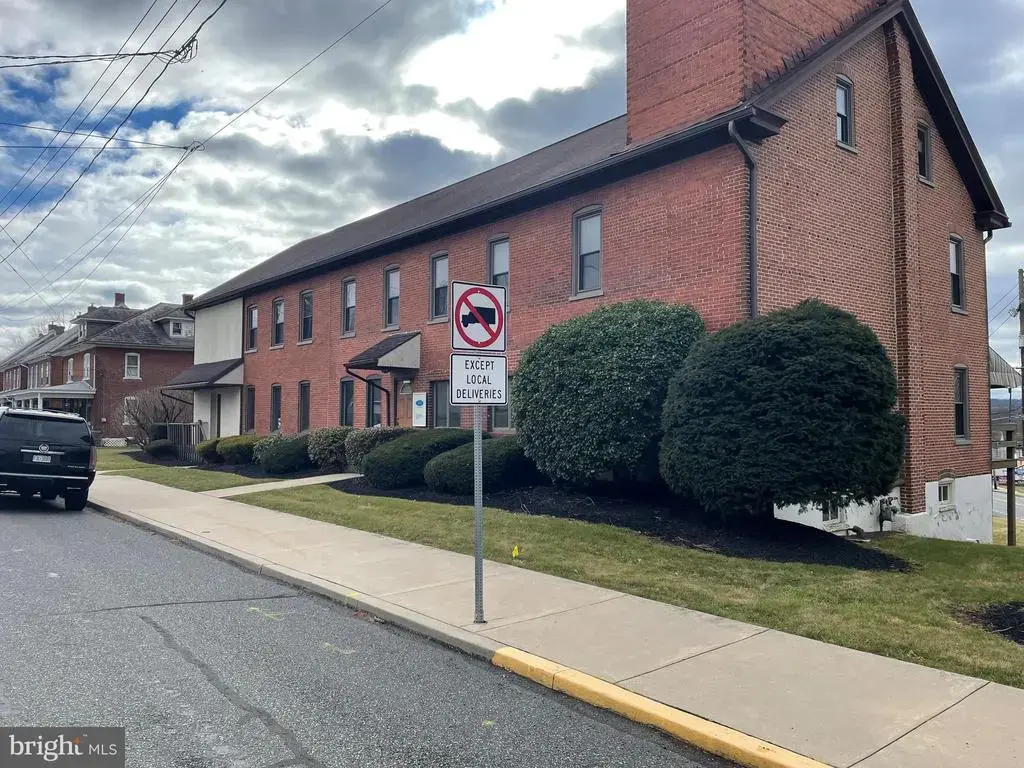437 Dotts St #upper Level, PENNSBURG