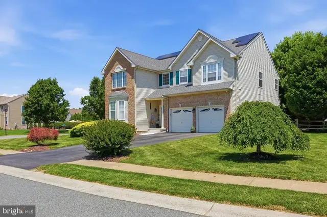 3 Lotus Cir S, Bear