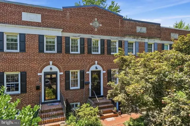 1128 Powhatan St, Alexandria