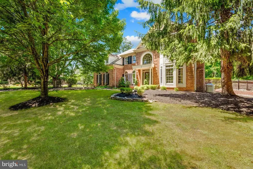 8 Golfview Dr, WARMINSTER