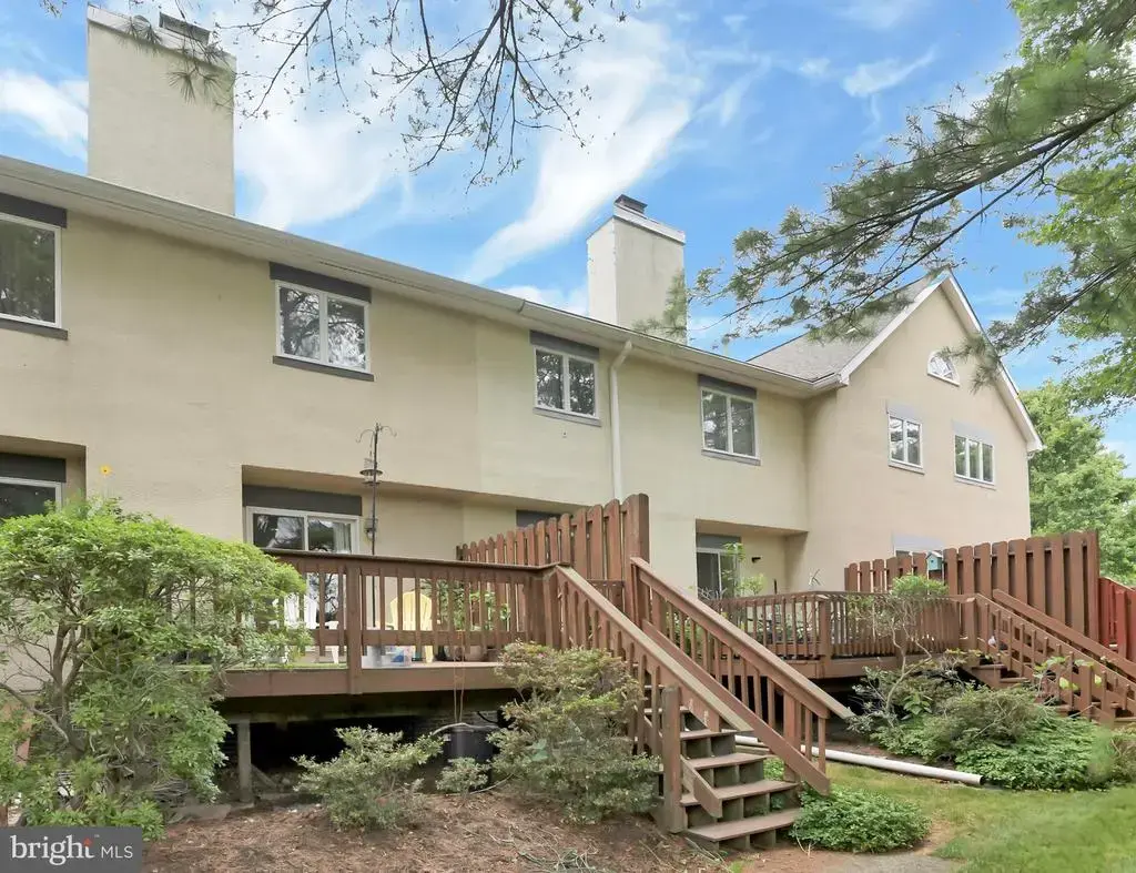 19 Exeter Ct, PRINCETON