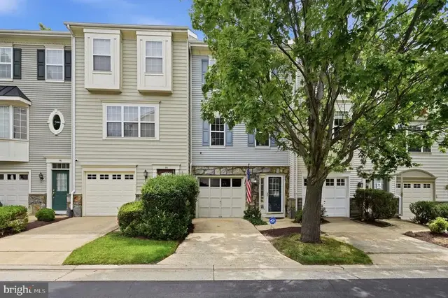 112 Cahill Dr, Alexandria