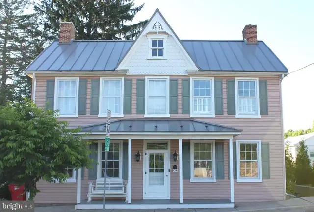 133 E Main St, Sharpsburg