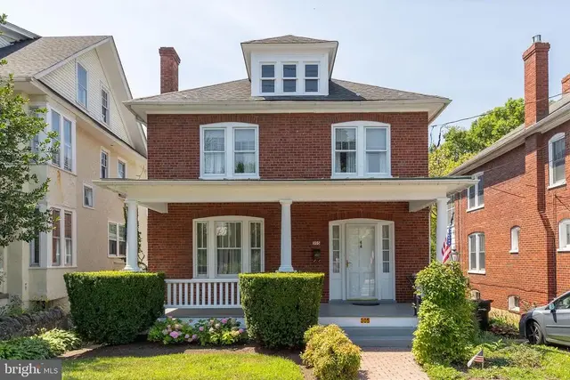 305 Amherst St, Winchester