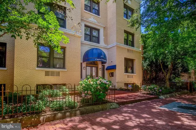 637 3rd St Ne #305, Washington