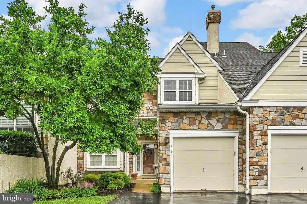 104 Daylesford Blvd #104, BERWYN