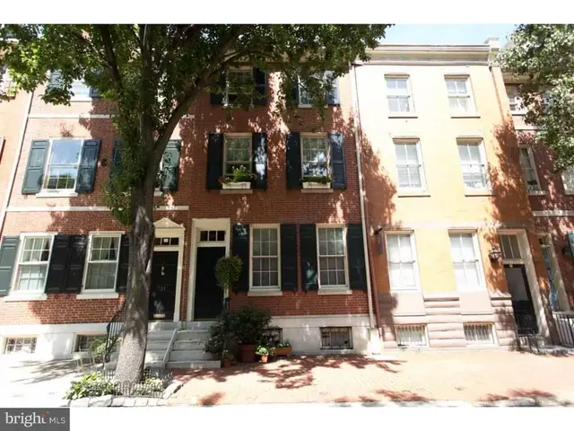 727 Spruce St #2r, Philadelphia
