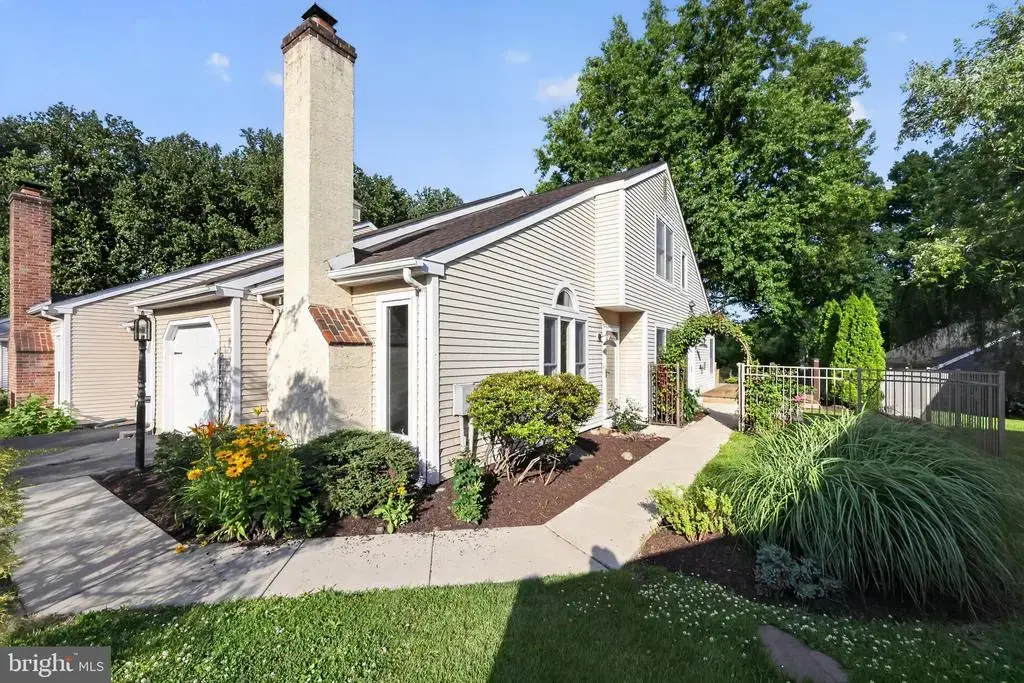 284 Woods Edge Pl, LANGHORNE
