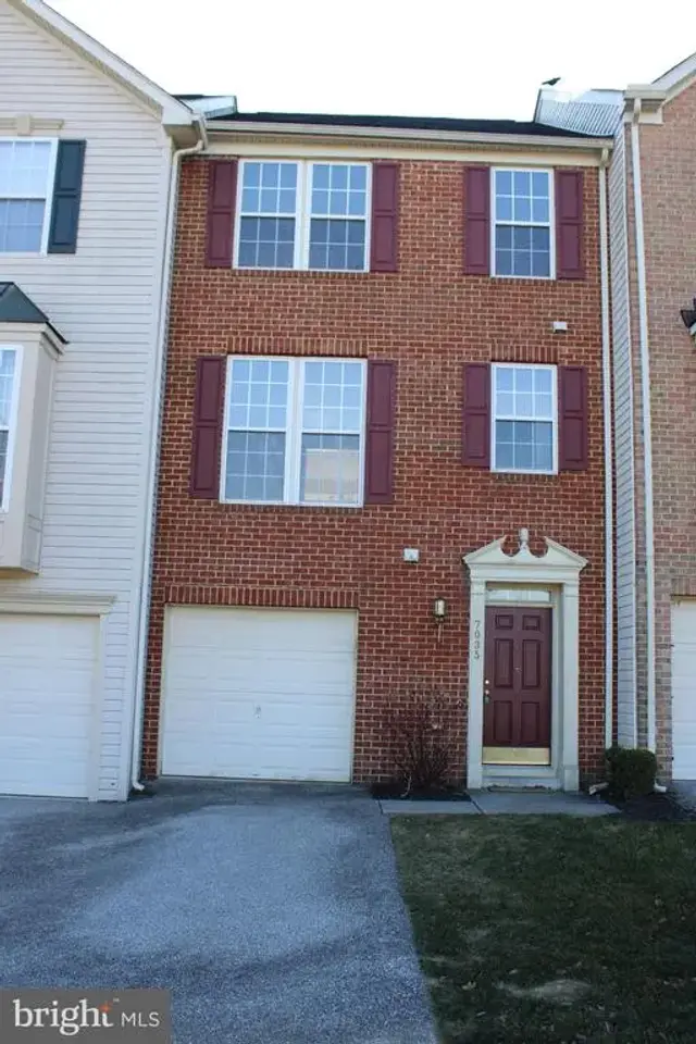7035 S Sentinel Ln, York