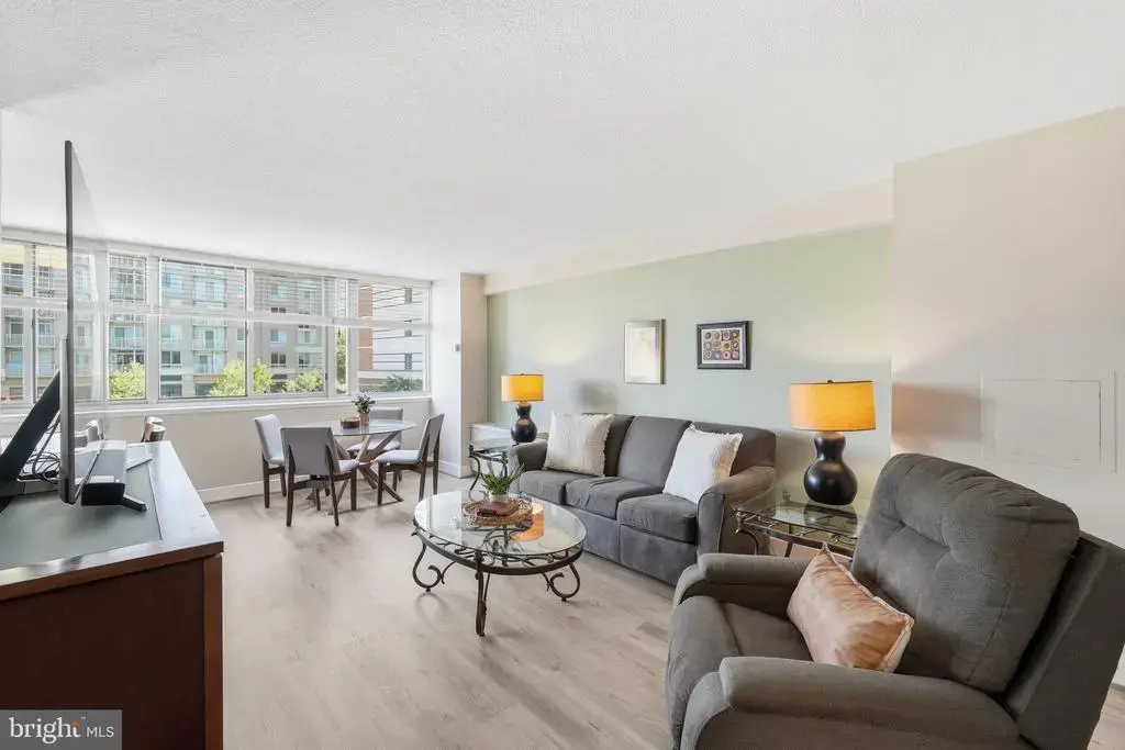 1220 Blair Mill Rd #210, SILVER SPRING