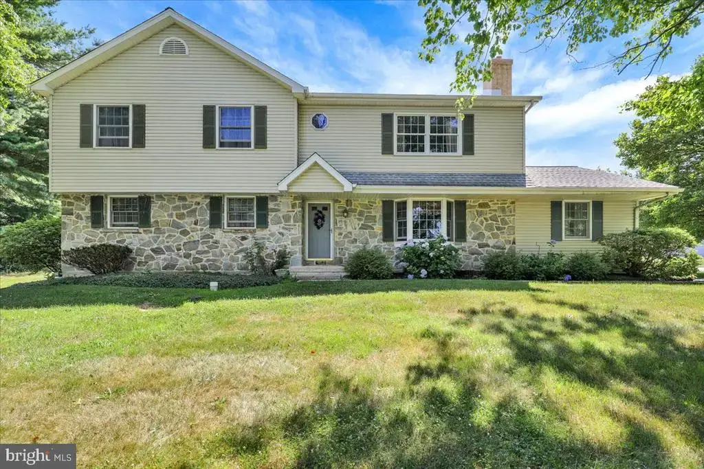 1170 N Manor Rd, HONEY BROOK