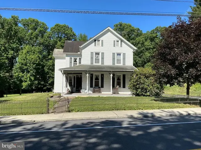 153 S Main St, Bendersville