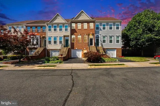 14651 Seasons Dr, Centreville