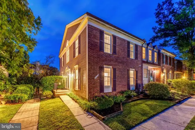 6125 Wellington Commons Dr, Alexandria