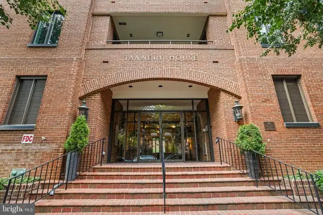 601 Wilkes St #204, Alexandria