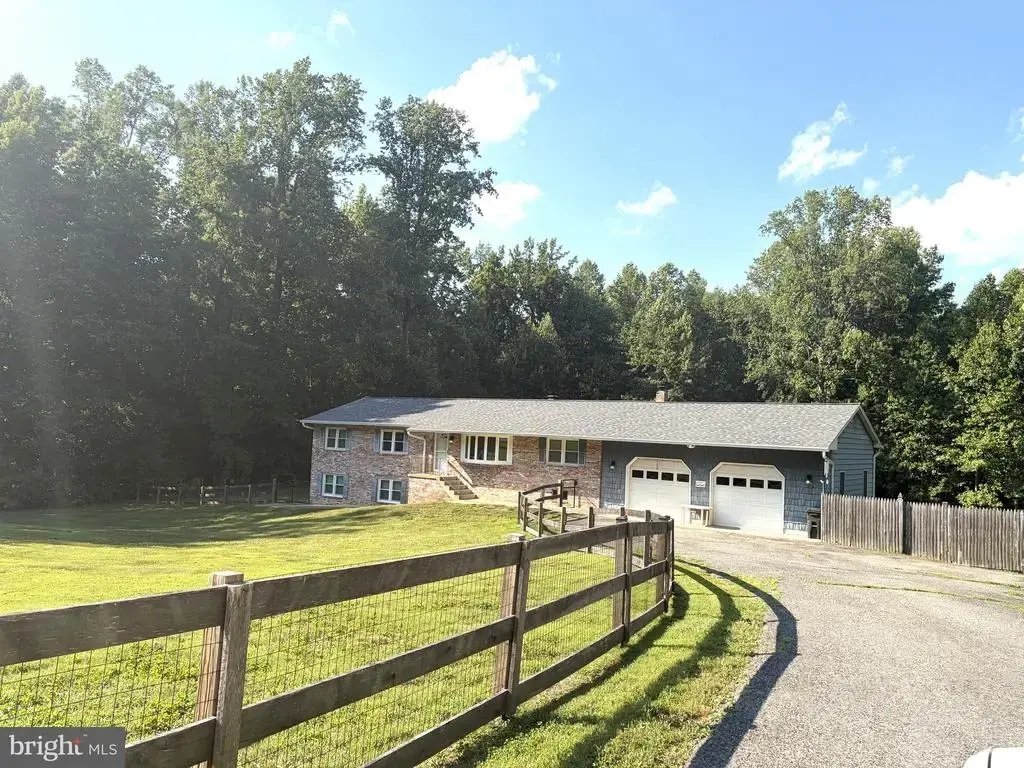 4331 Estate Dr, HUNTINGTOWN