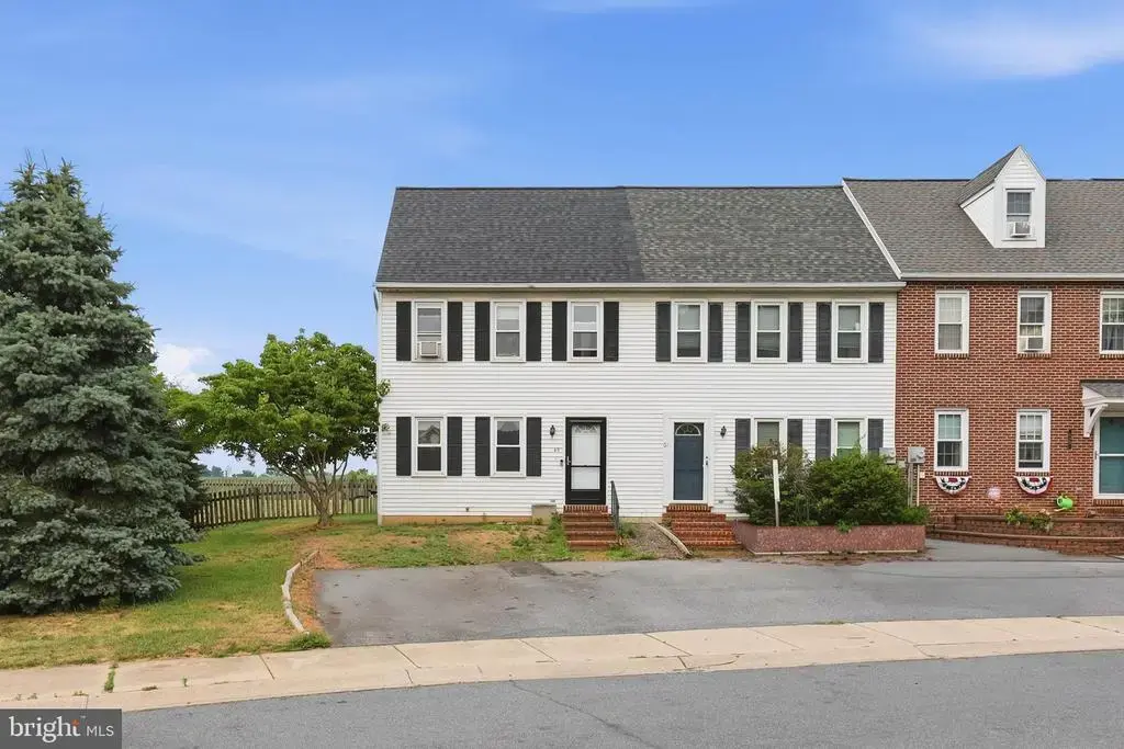 49 Hilldale Dr, EPHRATA