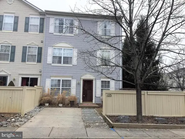 123 Heathfield Dr, Frederick