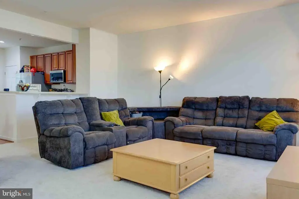 225 Staysail Dr, JOPPA
